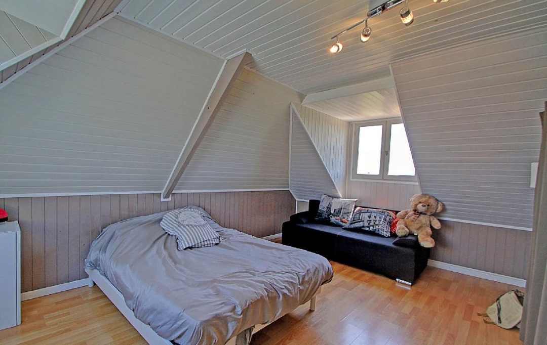 MAZALINE IMMOBILIER : Maison / Villa | LA TOUR-DU-PIN (38110) | 194 m2 | 350 000 € 
